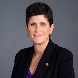 SFSU President Lynn Mahoney